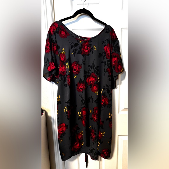 Floral Gray and Red Women's Tunic Top - Picture 1 of 3